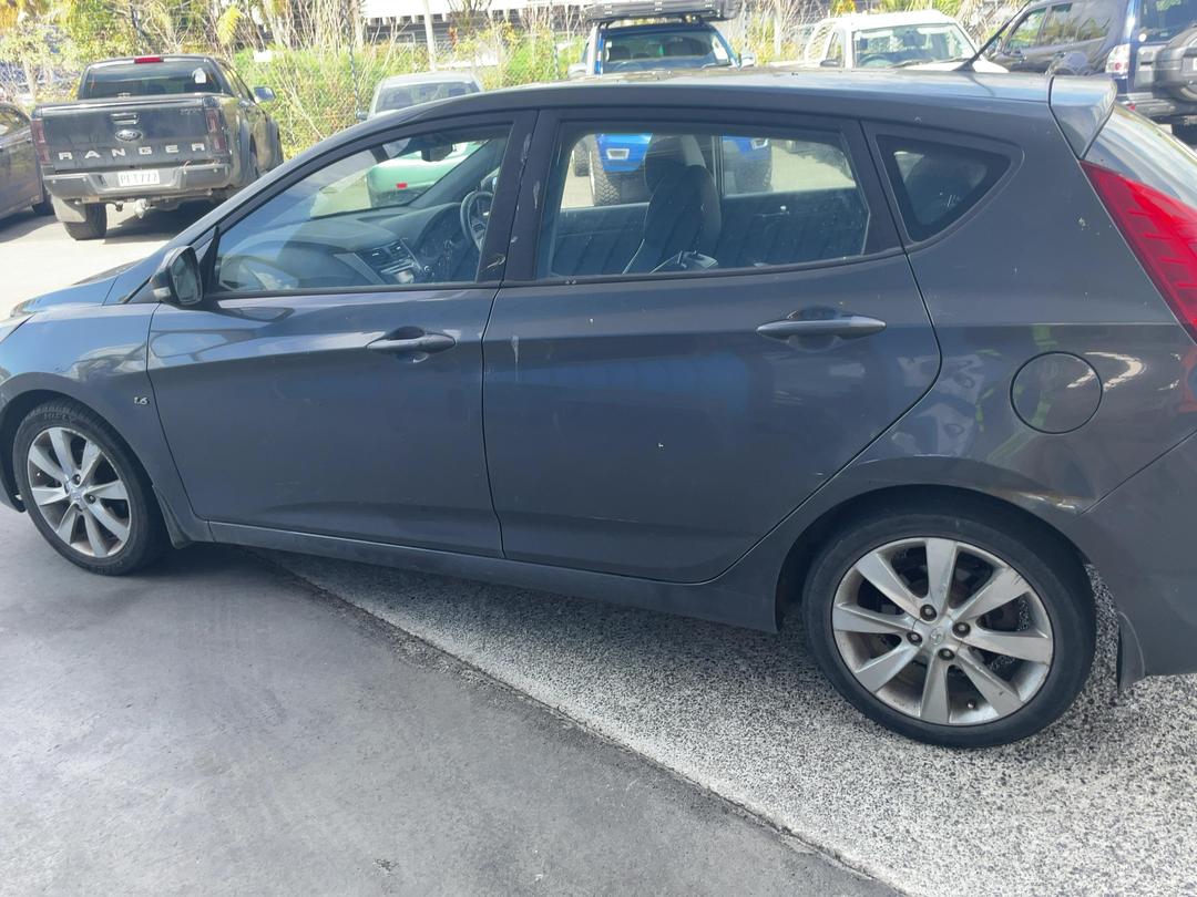 Photo '4' of Hyundai Accent Photo '4' of Hyundai Accent