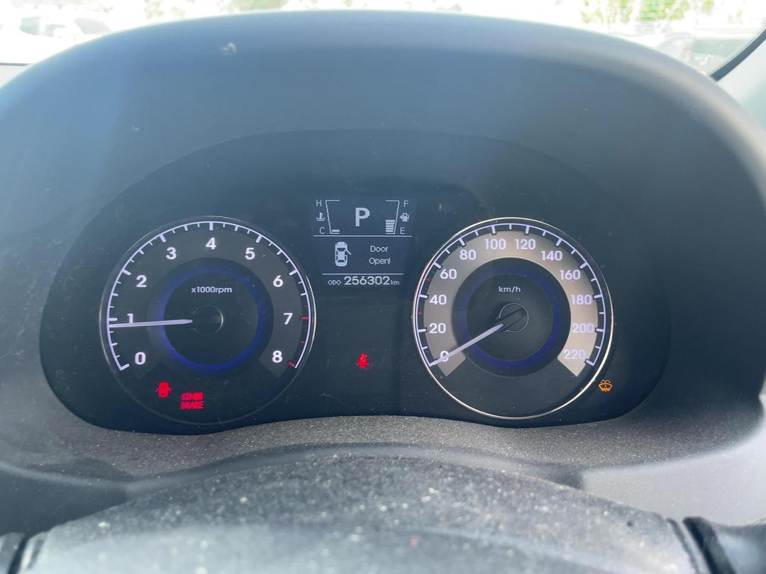 Photo '14' of Hyundai Accent Photo '14' of Hyundai Accent