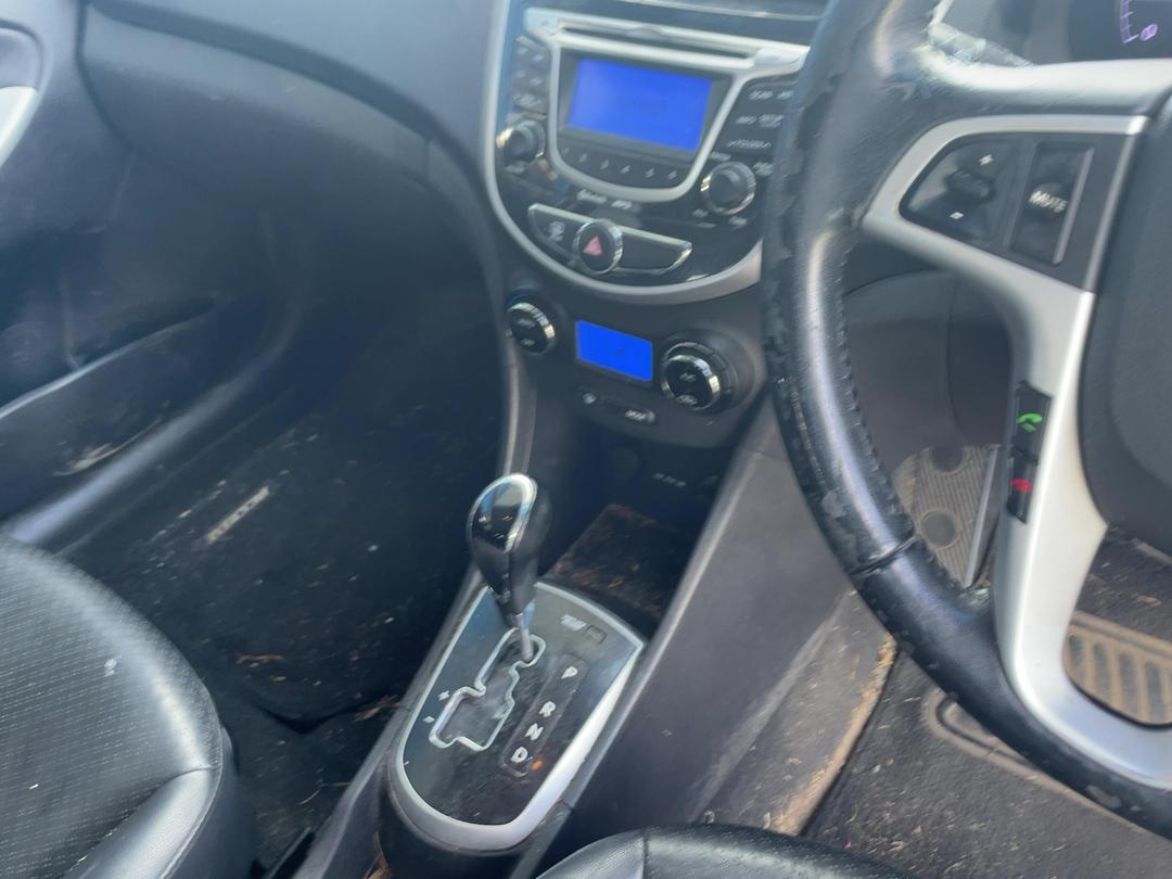 Photo '16' of Hyundai Accent Photo '16' of Hyundai Accent