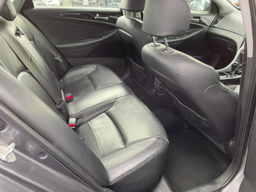 Photo '16' of Hyundai I45 Photo '16' of Hyundai I45