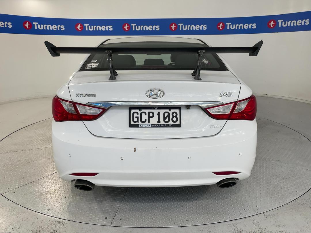 Photo '9' of Hyundai I45 Photo '9' of Hyundai I45