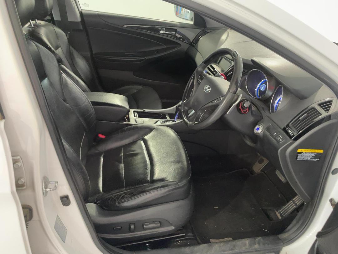 Photo '14' of Hyundai I45 Photo '14' of Hyundai I45
