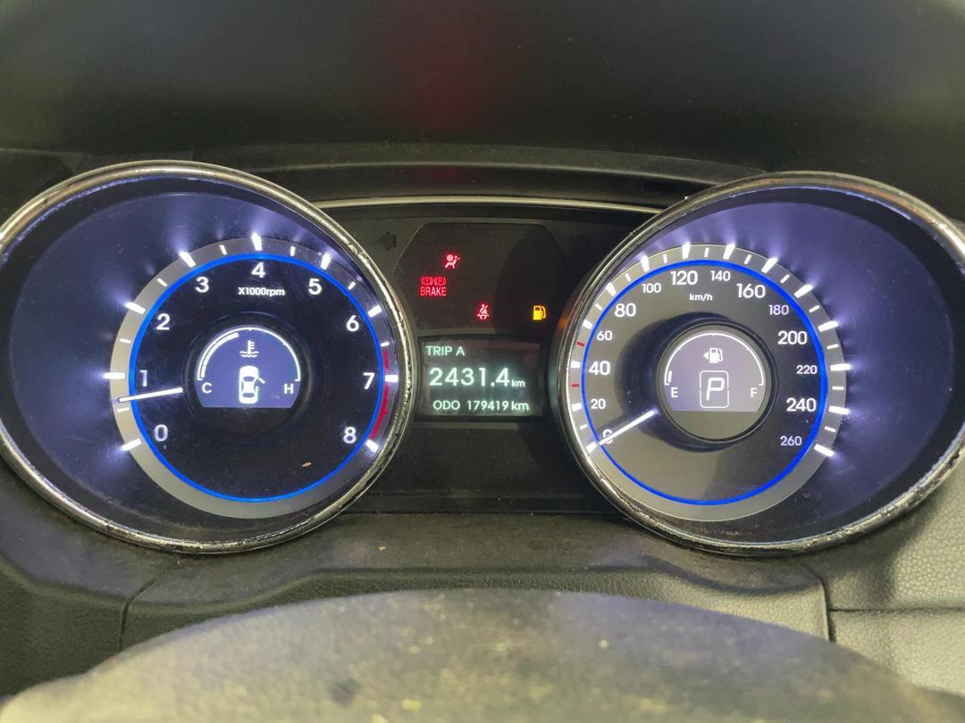 Photo '16' of Hyundai I45 Photo '16' of Hyundai I45