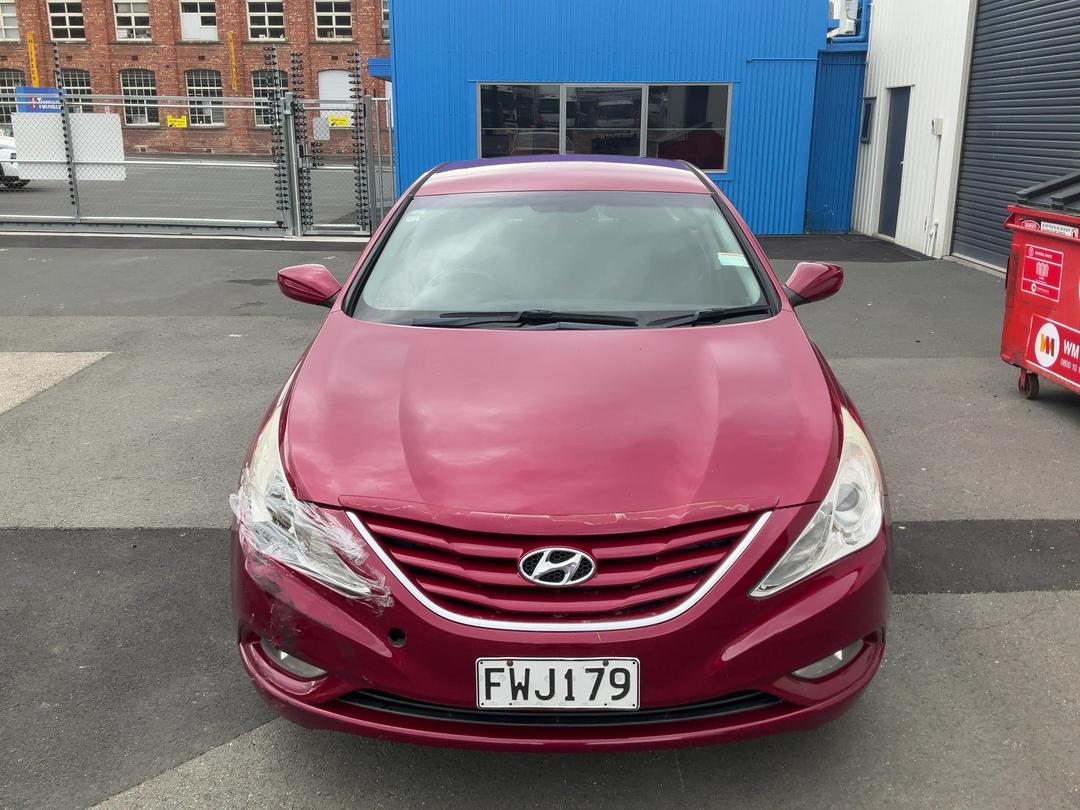 Photo '8' of Hyundai I45 Photo '8' of Hyundai I45