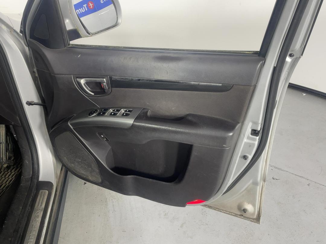 Photo '15' of Hyundai Santa FE