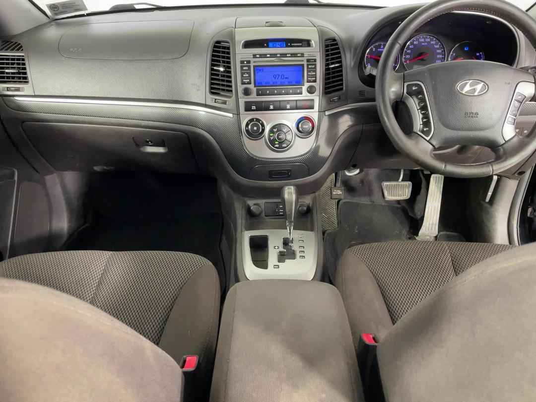 Photo '17' of Hyundai Santa FE