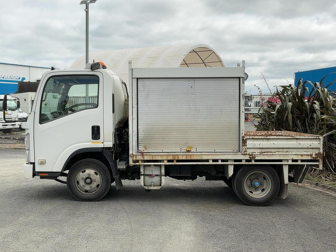 Photo '10' of Isuzu N Series NPR250S Flat Deck