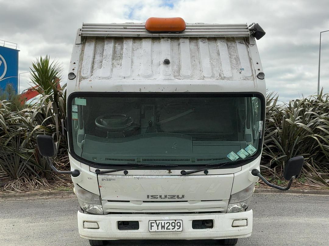 Photo '24' of Isuzu N Series NPR250S Flat Deck