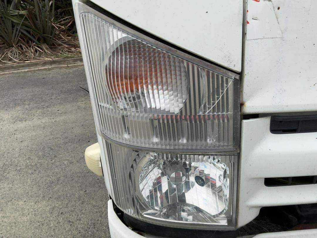 Photo '23' of Isuzu N Series NPR250S Flat Deck