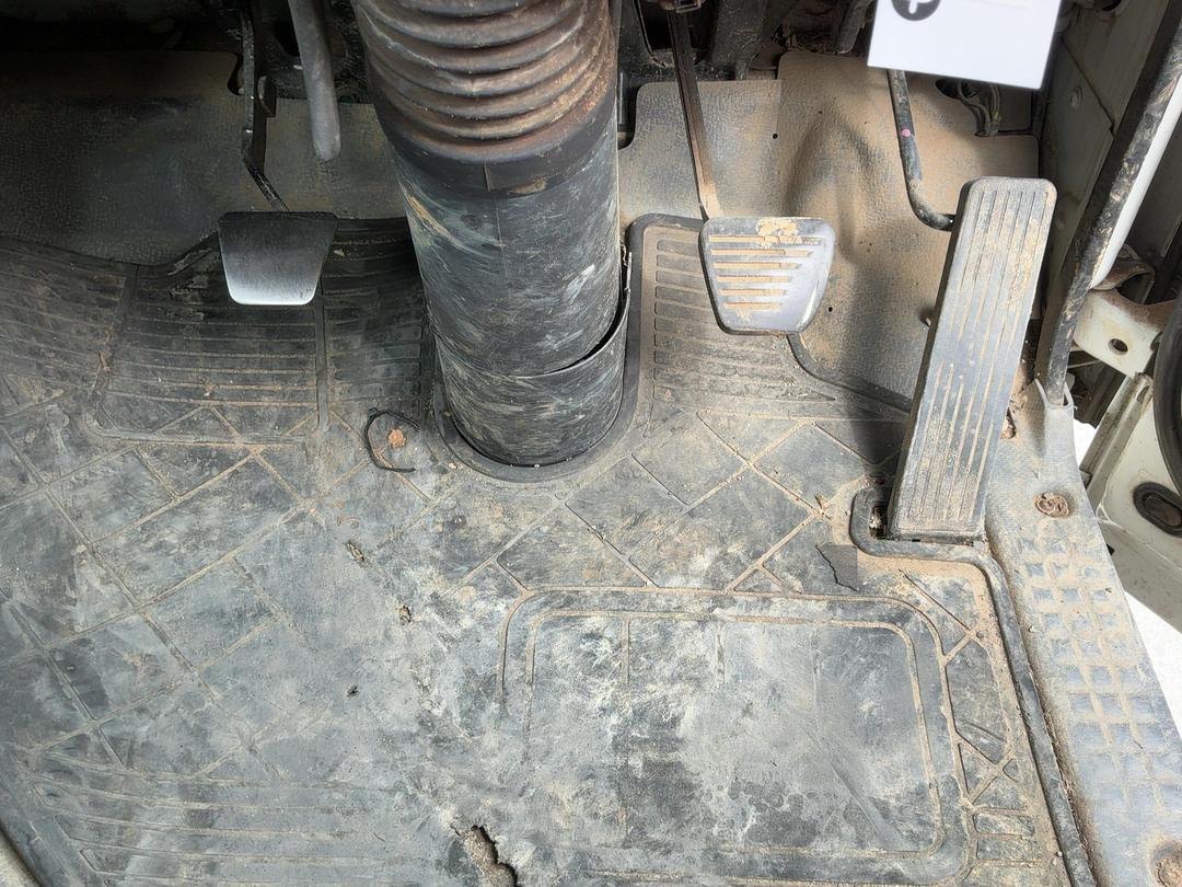 Photo '16' of Isuzu N Series NPR250S Flat Deck