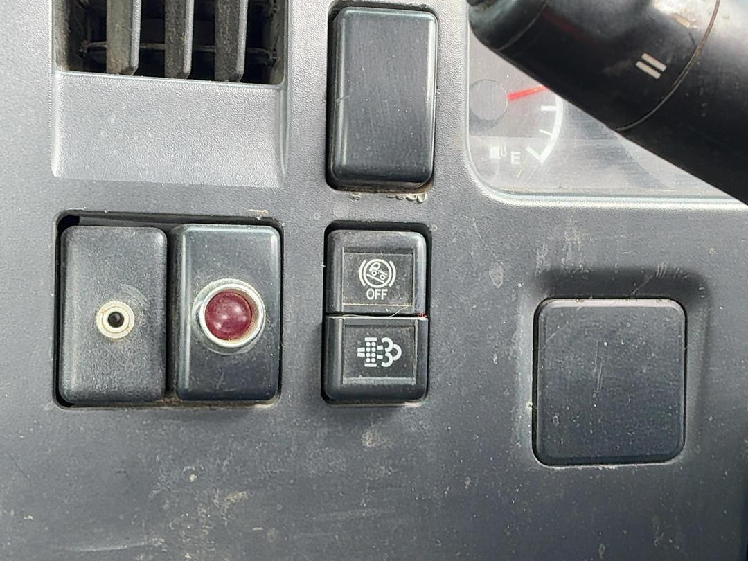 Photo '18' of Isuzu N Series NPR250S Flat Deck
