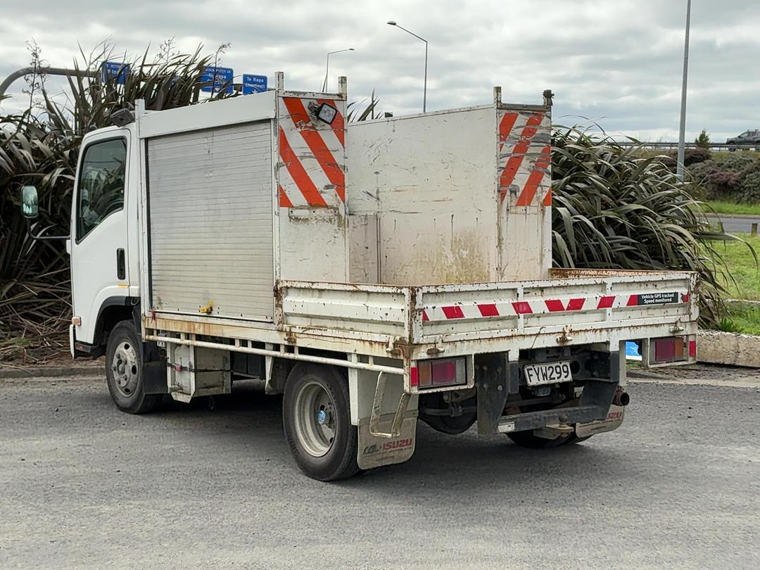Photo '9' of Isuzu N Series NPR250S Flat Deck