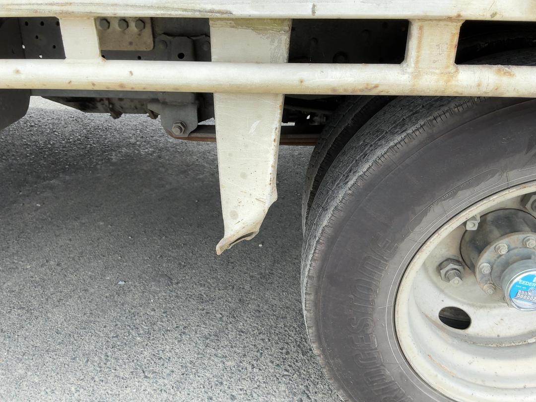 Photo '33' of Isuzu N Series NPR250S Flat Deck
