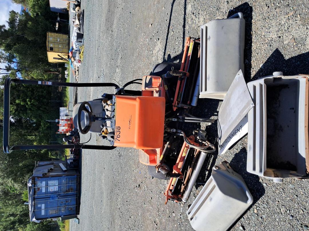 Photo '14' of Jacobsen Ride On Mower Mower
