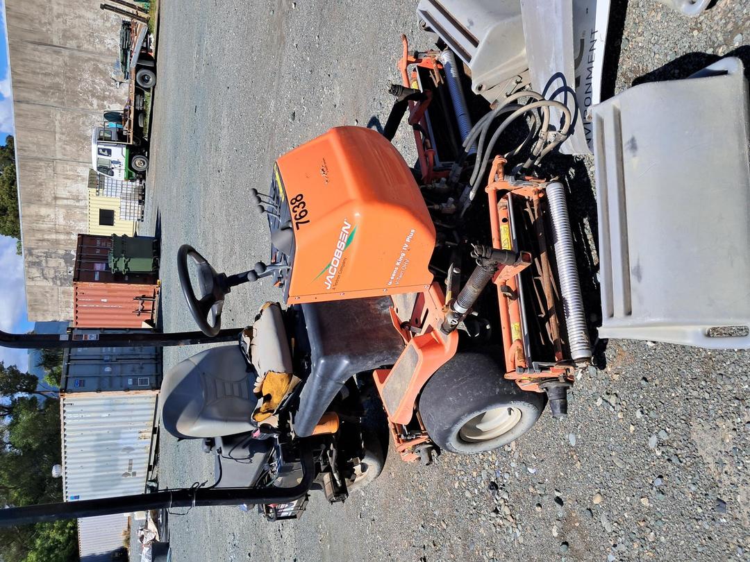 Photo '31' of Jacobsen Ride On Mower Mower