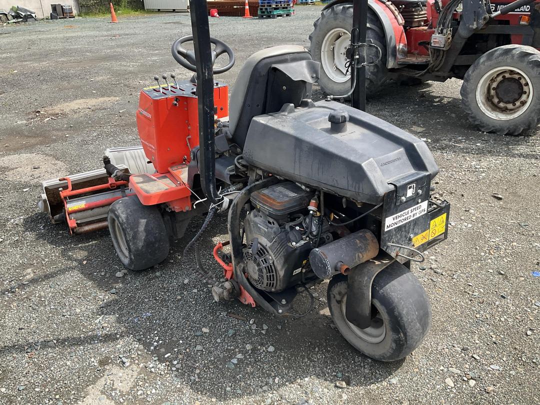 Photo '19' of Jacobsen Ride On Mower Mower