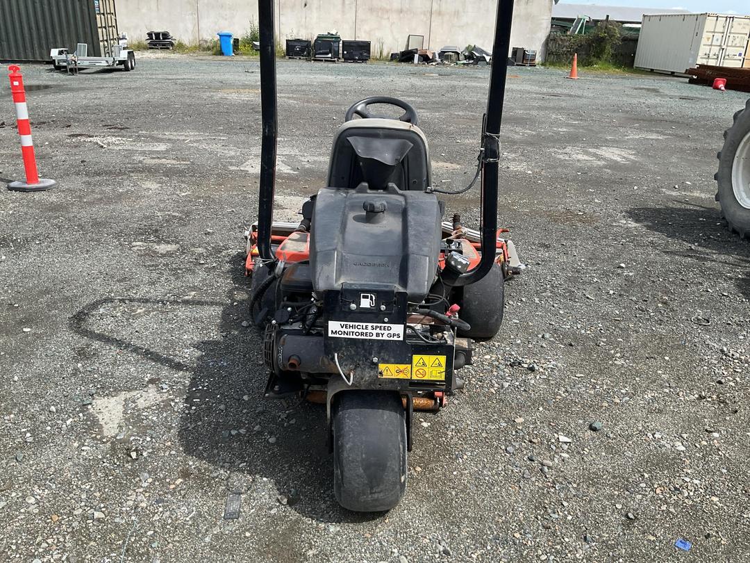 Photo '18' of Jacobsen Ride On Mower Mower