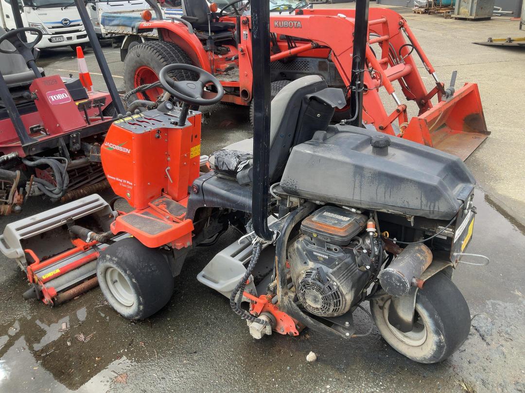 Photo '8' of Jacobsen Ride On Mower Mower