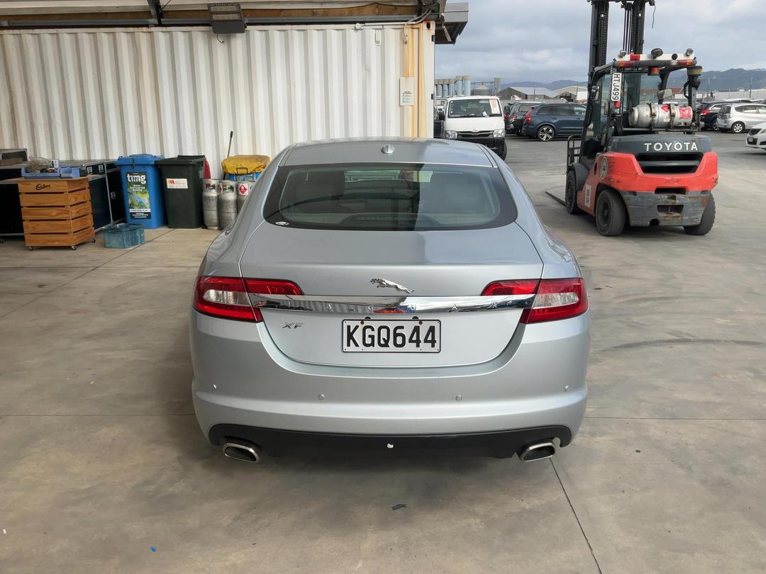 Photo '6' of Jaguar XF Luxury Photo '6' of Jaguar XF Luxury
