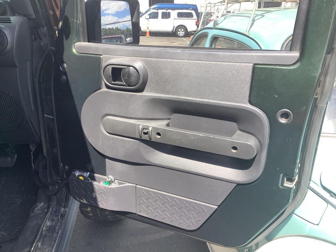 Photo '13' of Jeep Wrangler Rubicon V6