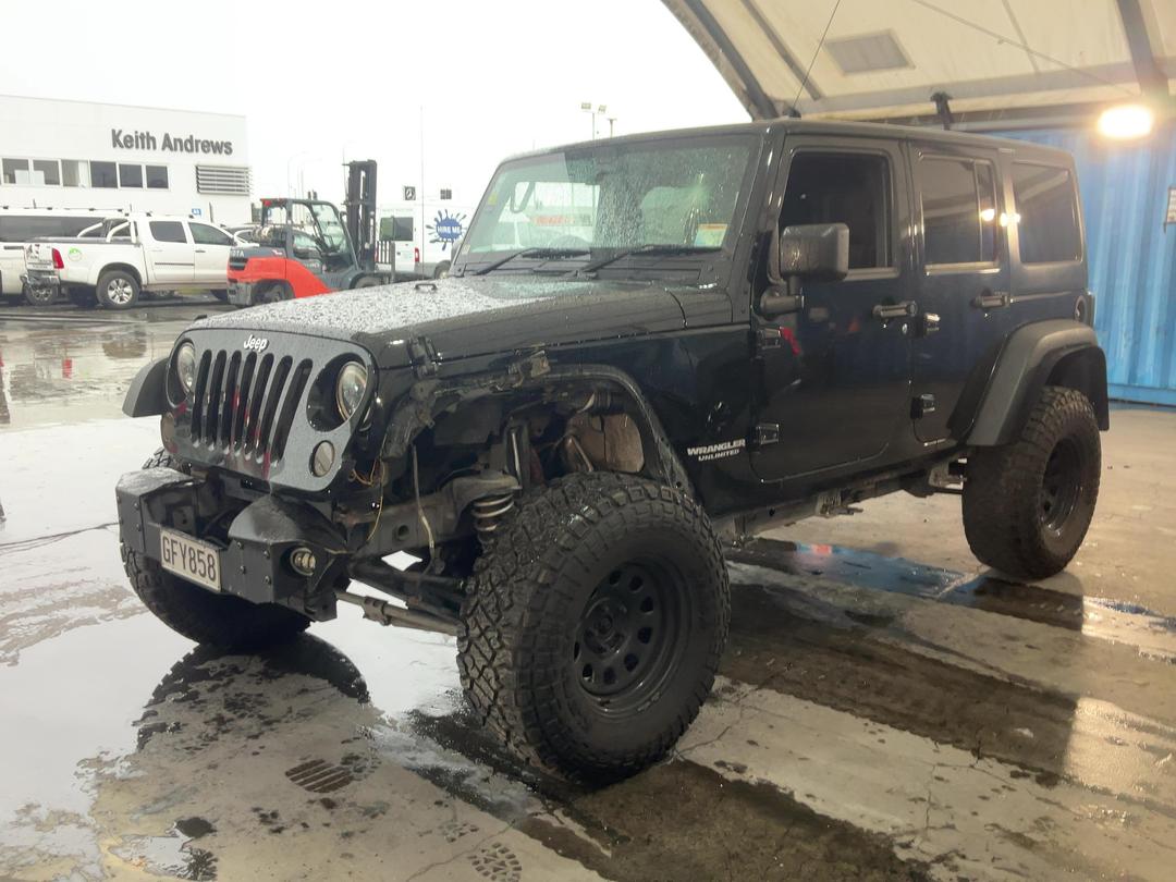 Photo '3' of Jeep Wrangler Renegade PET Photo '3' of Jeep Wrangler Renegade PET