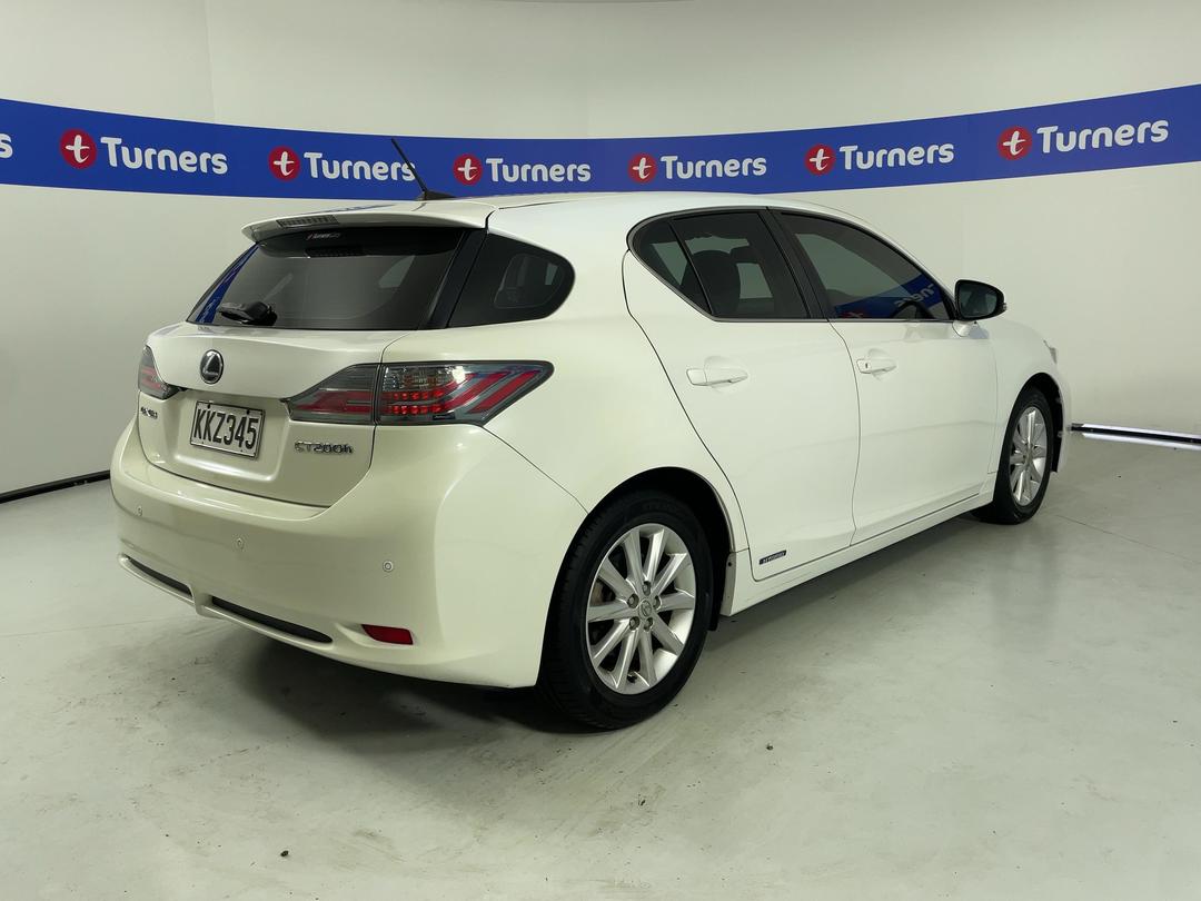 Photo '7' of Lexus CT200H
