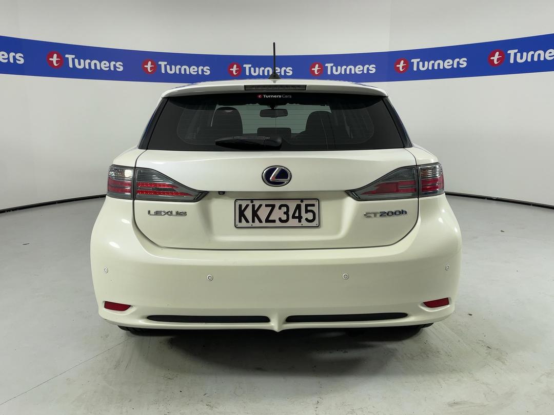 Photo '6' of Lexus CT200H