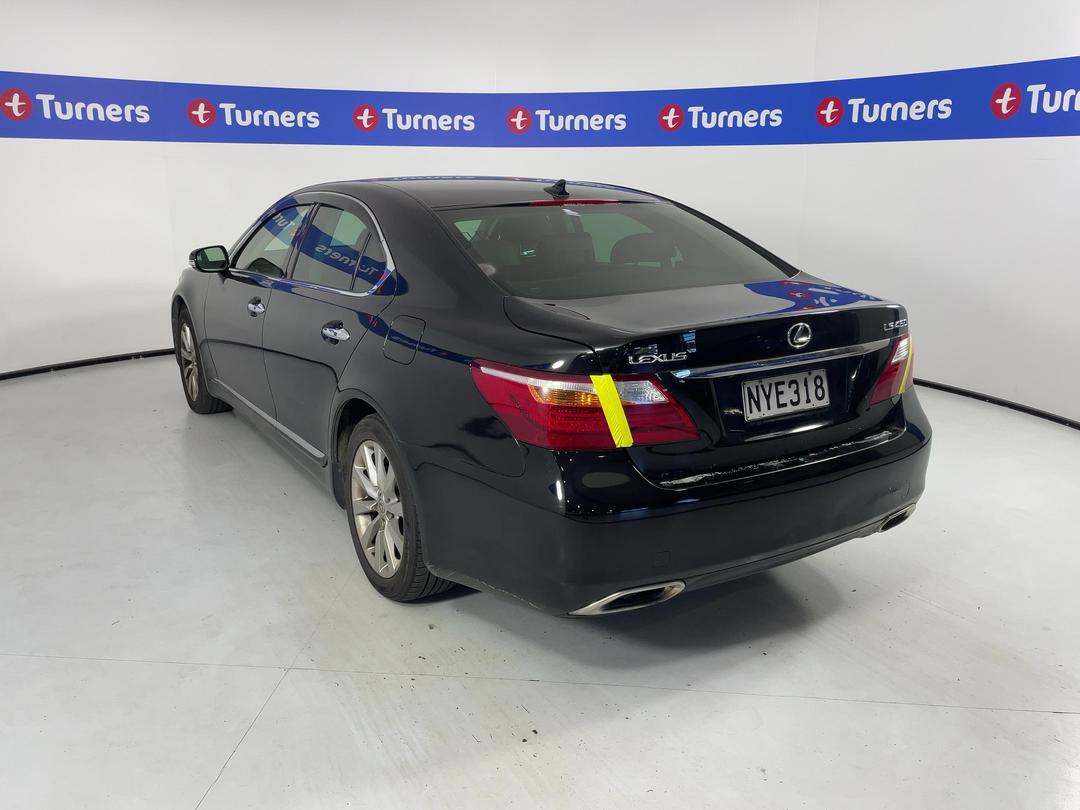 Photo '4' of Lexus LS460