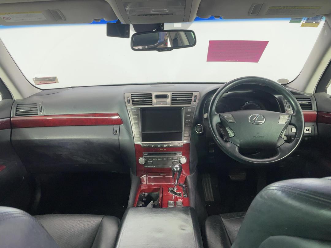 Photo '14' of Lexus LS460