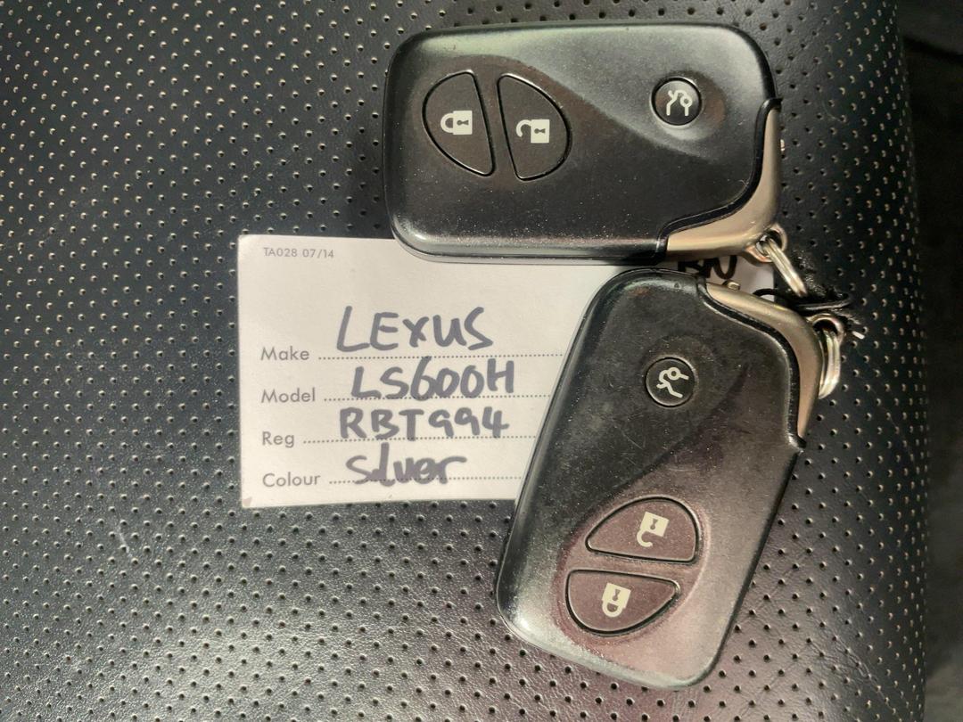 Photo '22' of Lexus LS600H