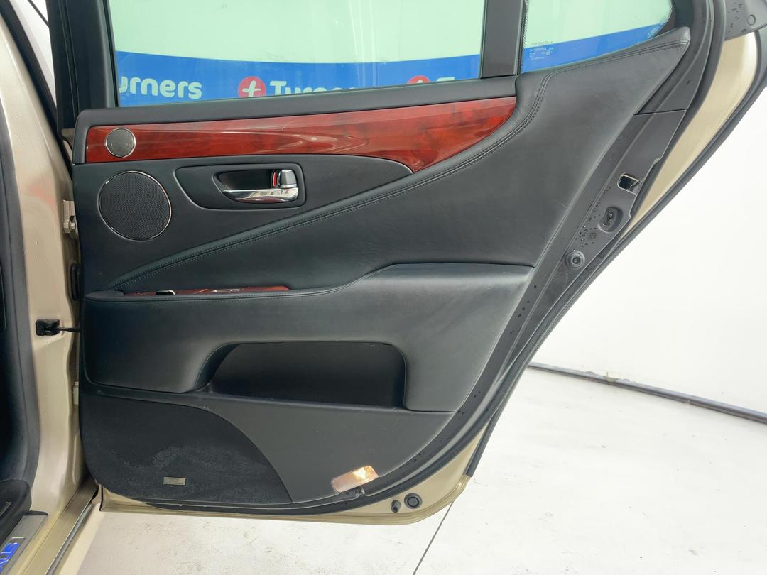 Photo '19' of Lexus LS600H