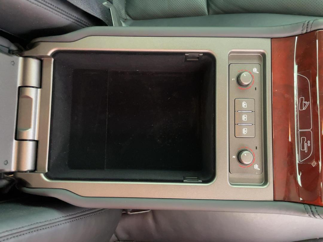 Photo '27' of Lexus LS600H