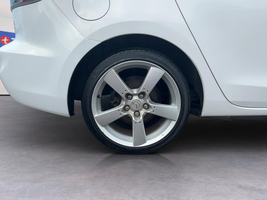Photo '12' of Mazda Axela