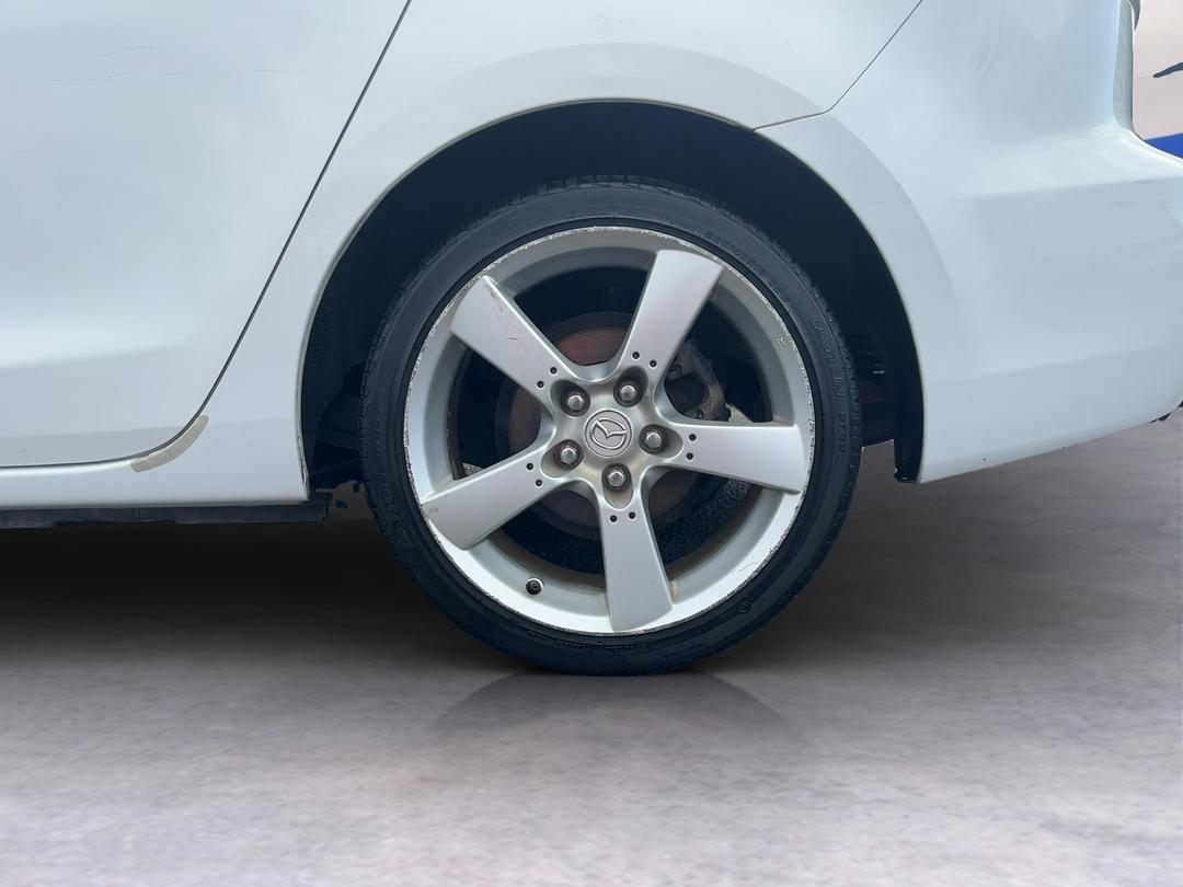 Photo '11' of Mazda Axela
