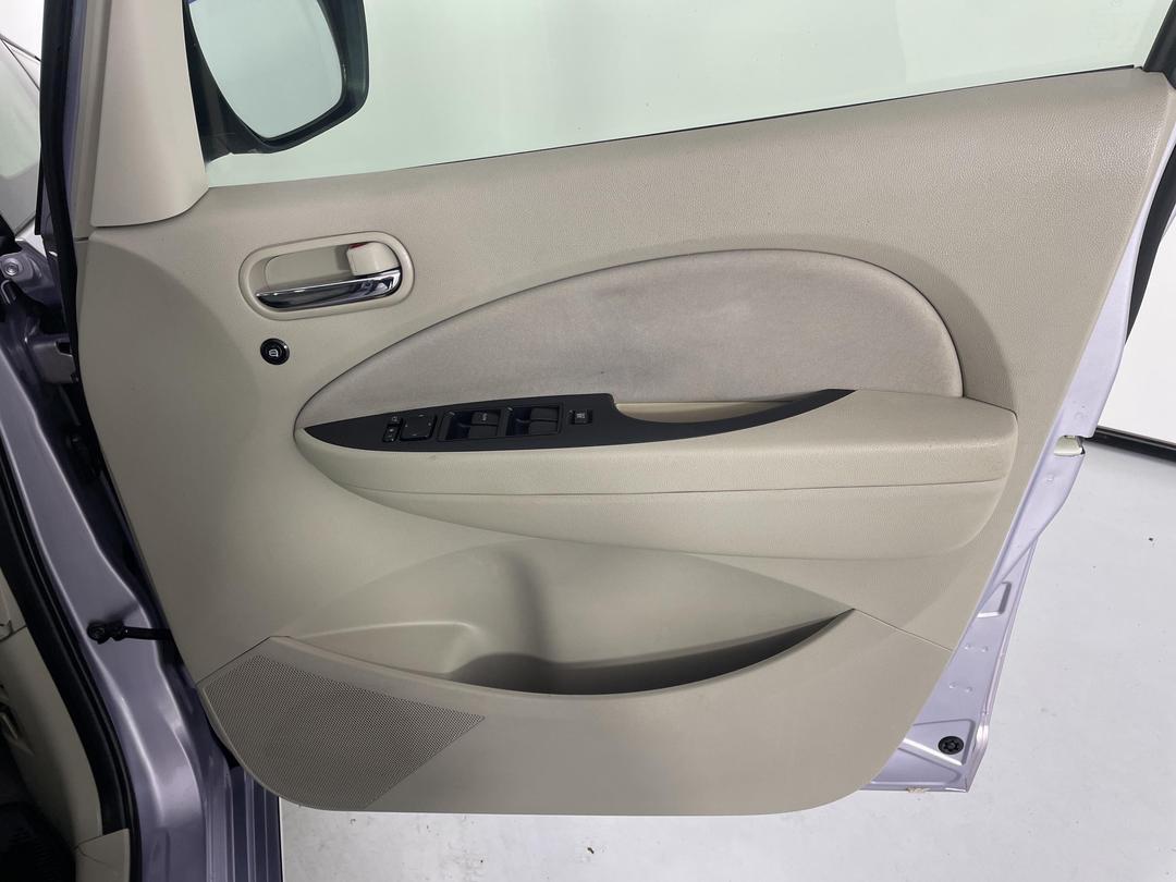 Photo '15' of Mazda Biante