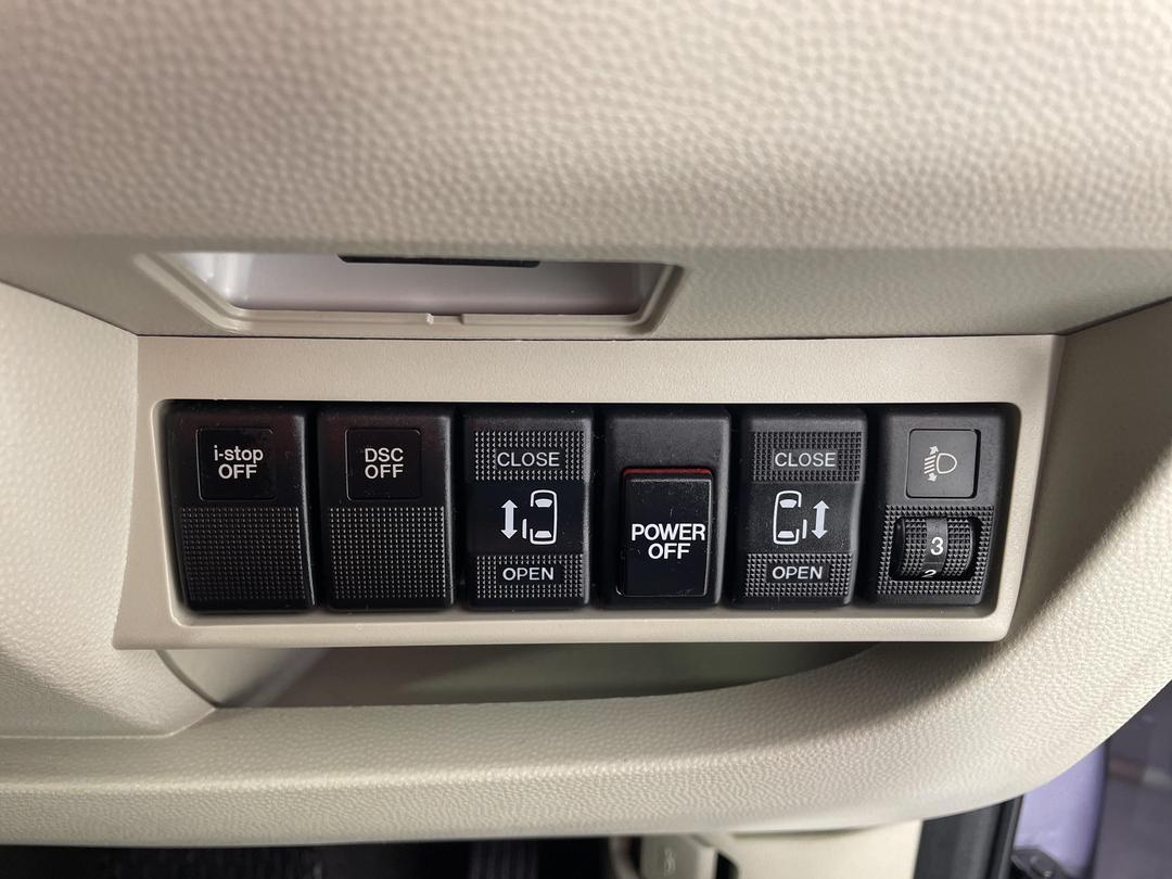 Photo '22' of Mazda Biante