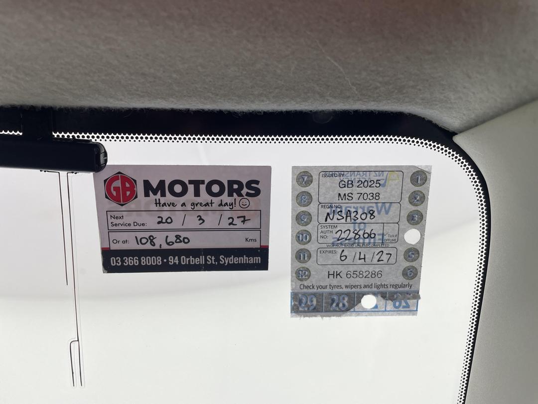 Photo '24' of Mazda Biante