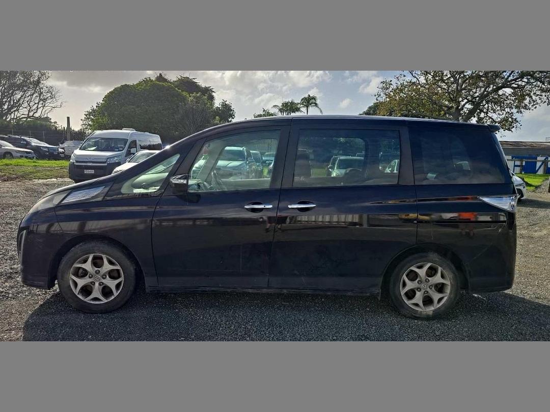 Photo '7' of Mazda Biante