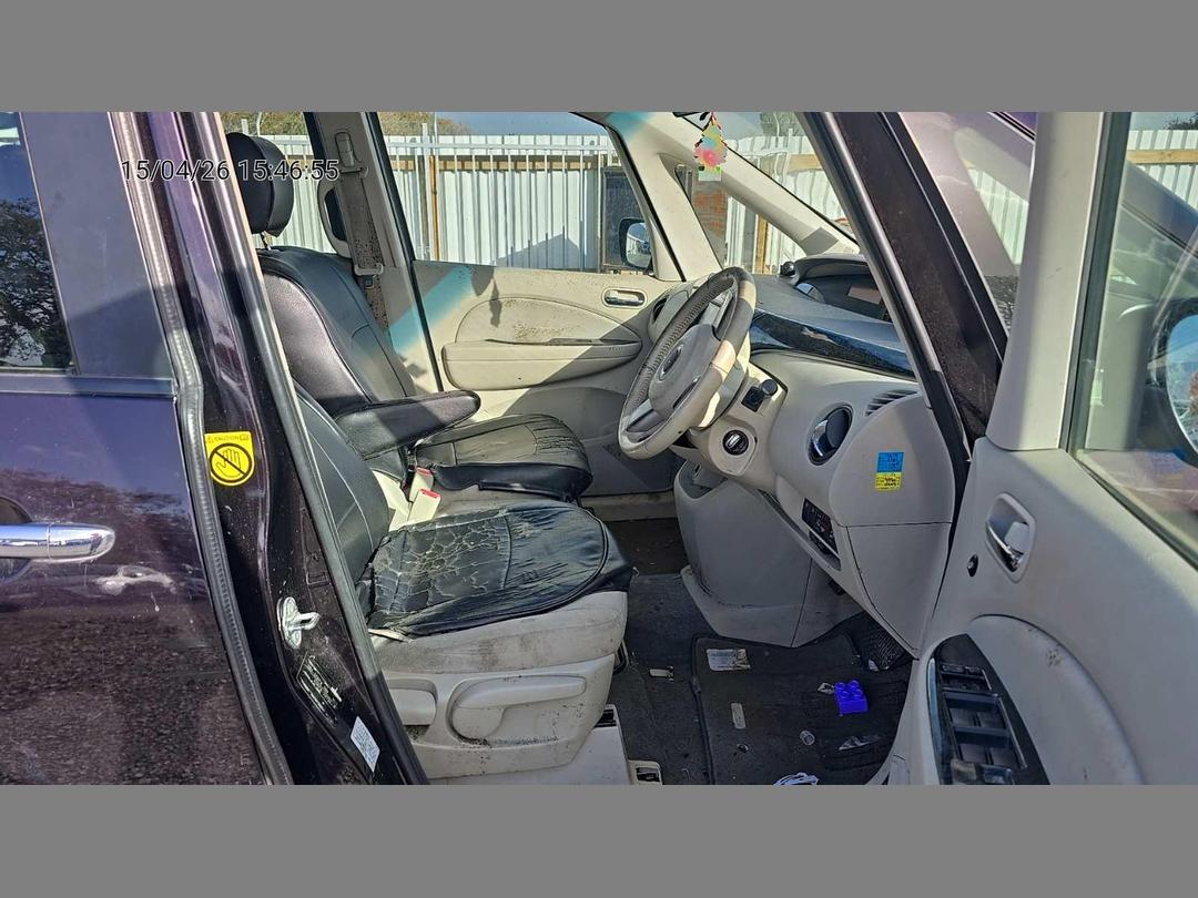 Photo '8' of Mazda Biante