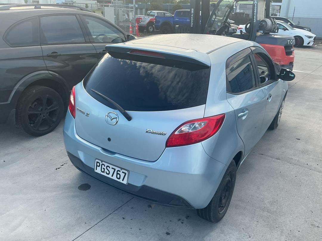 Photo '12' of Mazda Demio