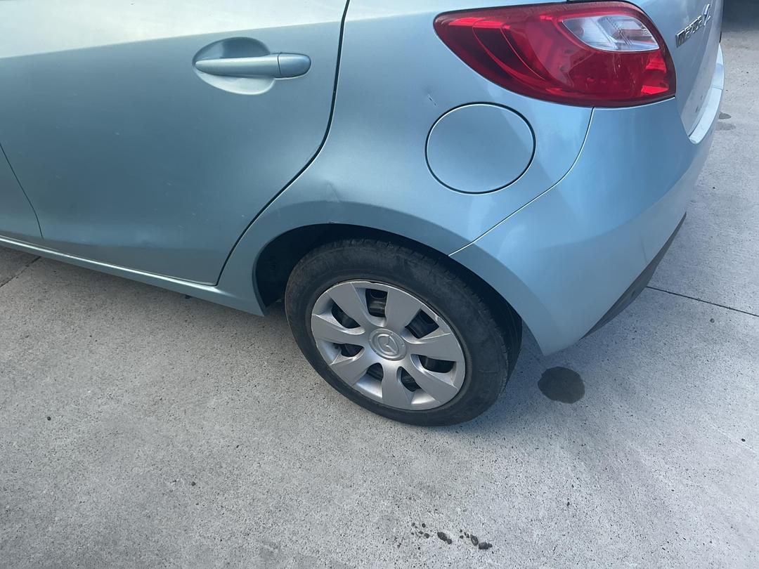 Photo '10' of Mazda Demio