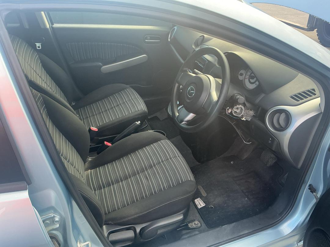 Photo '19' of Mazda Demio