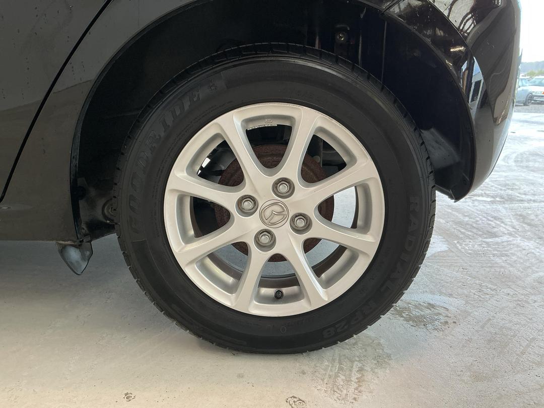 Photo '11' of Mazda Demio