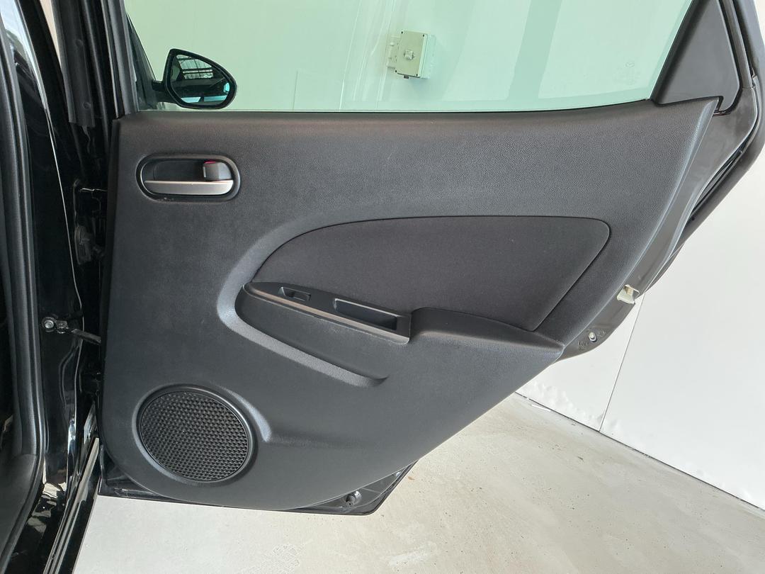 Photo '19' of Mazda Demio