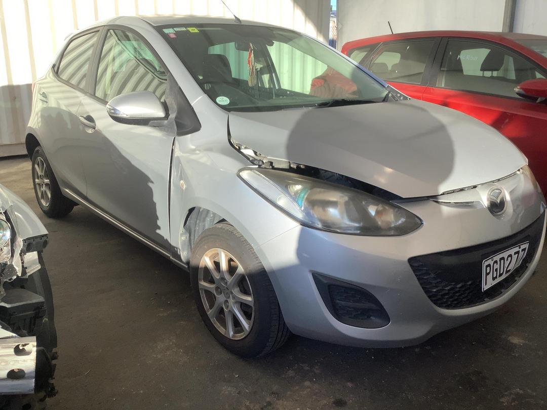 Photo '3' of Mazda Demio