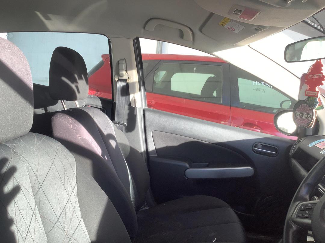 Photo '16' of Mazda Demio