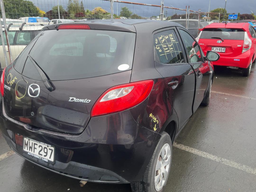 Photo '4' of Mazda Demio