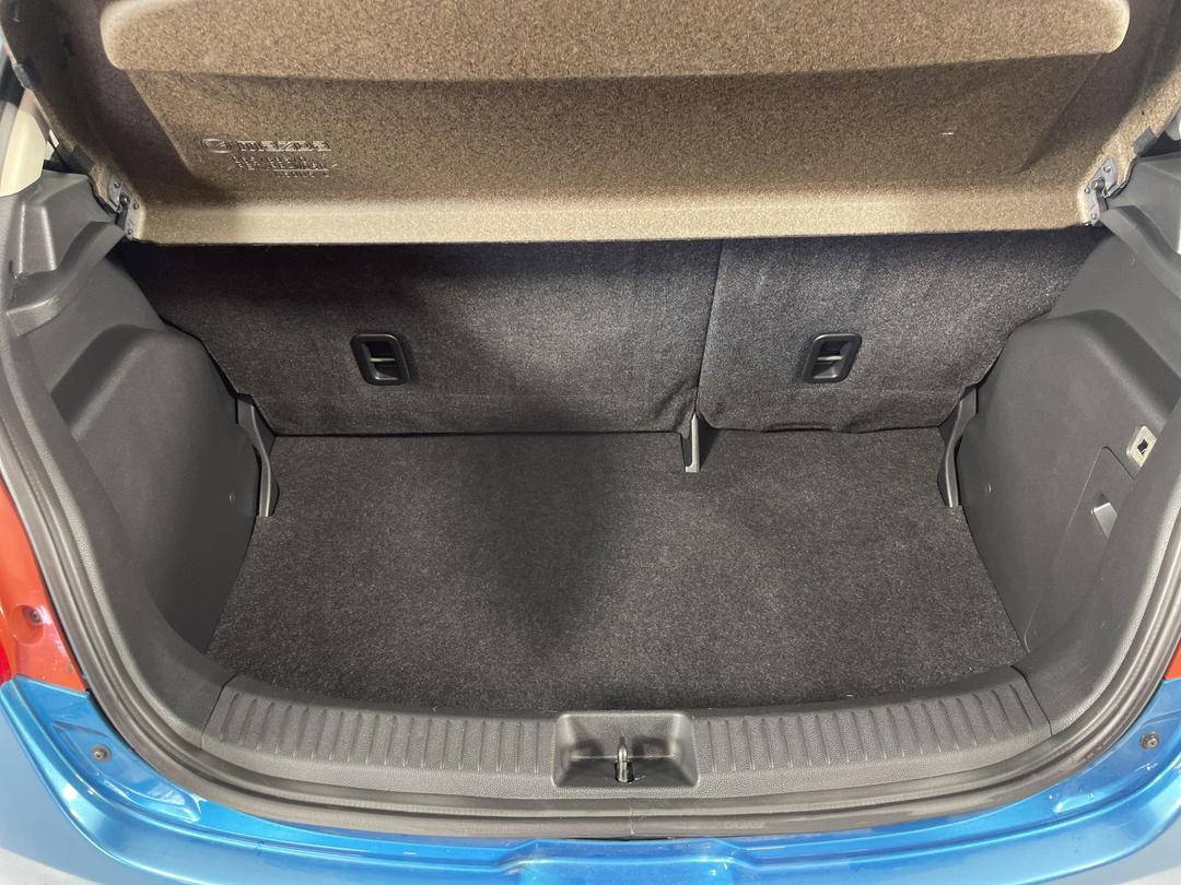 Photo '14' of Mazda Demio