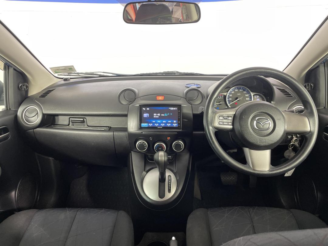 Photo '17' of Mazda Demio