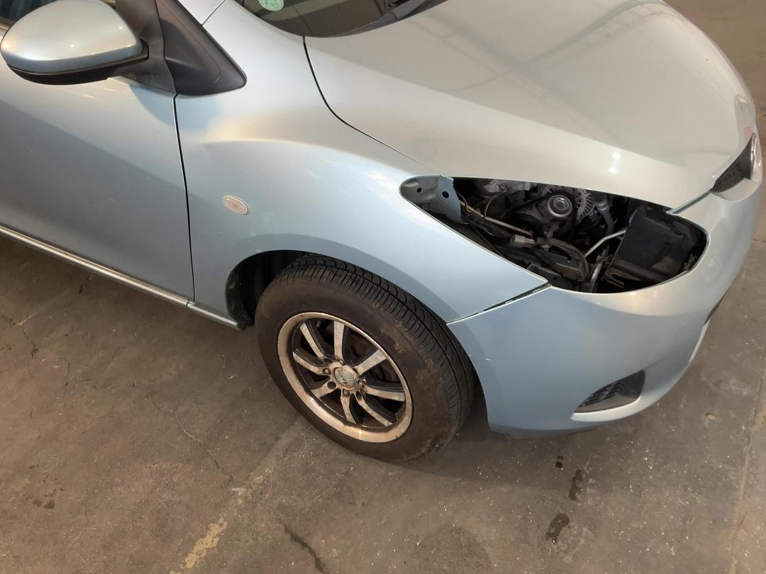 Photo '2' of Mazda Demio